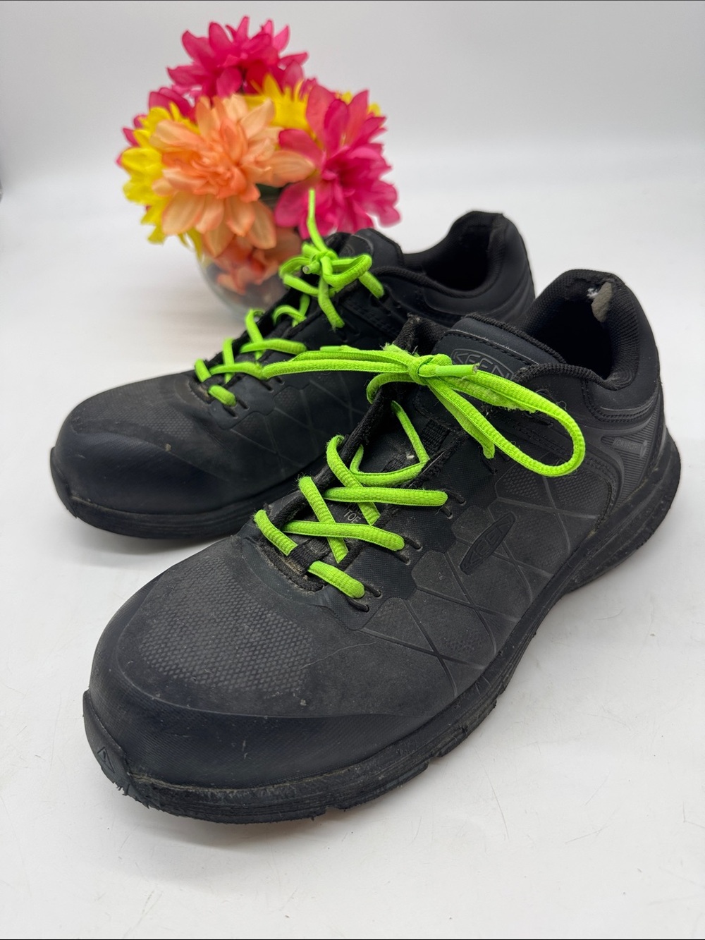 KEEN Men's Black Safety Shoes Neon Green Laces Replaced Insoles with Aetrex 10W